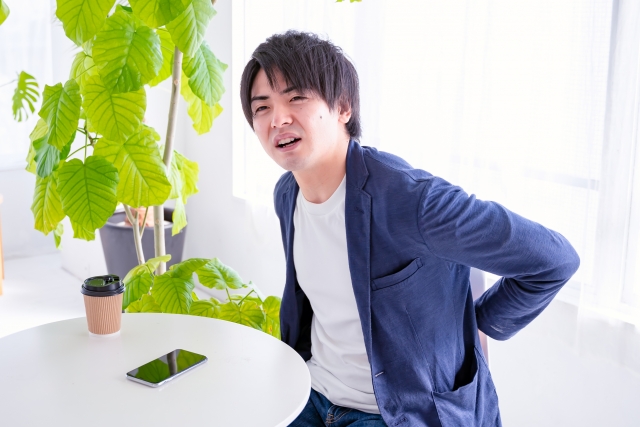 腰痛に悩む方のイメージ あさば整体院三郷中央店