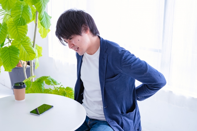 腰痛に悩む方のイメージ あさば整体院三郷中央店